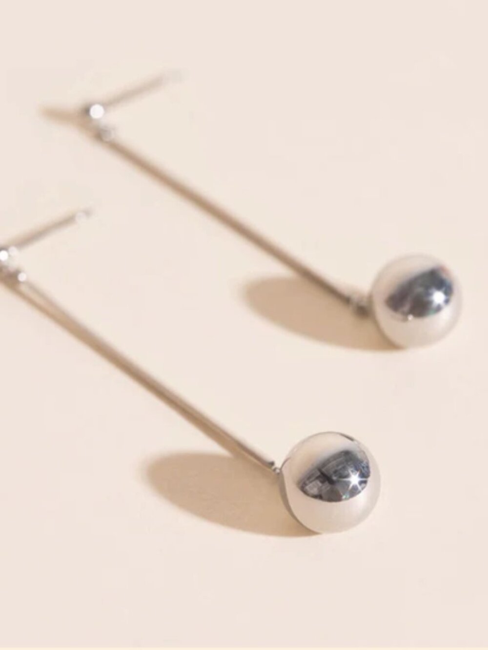 Oh Clementine Ball Hammered Bar Stud Earrings / Stainless Steel
